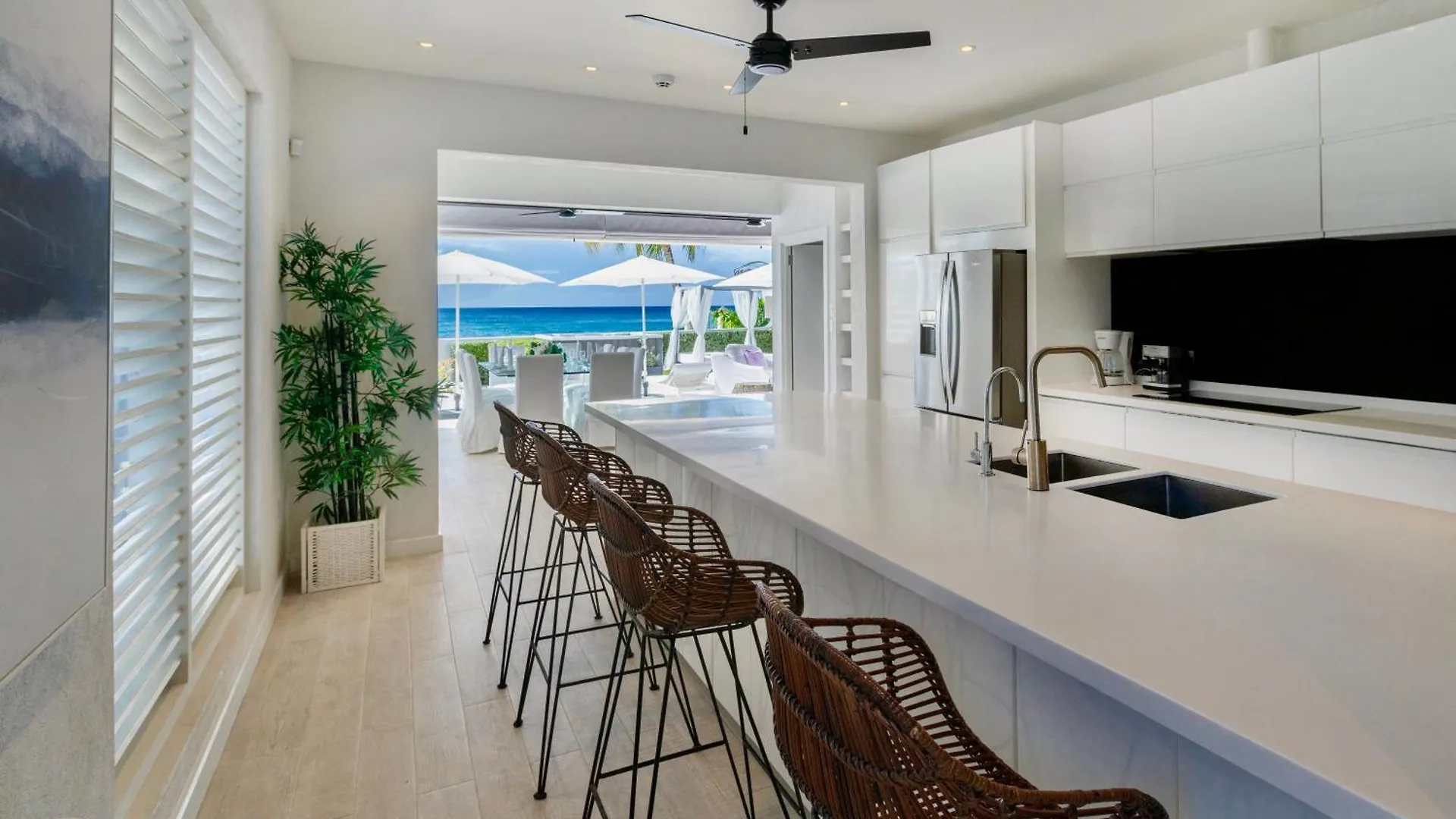 Solaris Beach House - Beachfront Property, St James Saint James