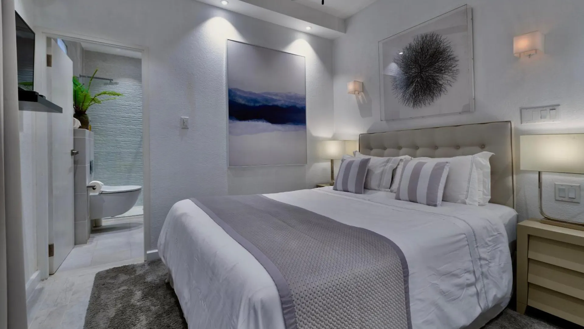 Holiday home Solaris Beach House - Beachfront Property, St James Saint James